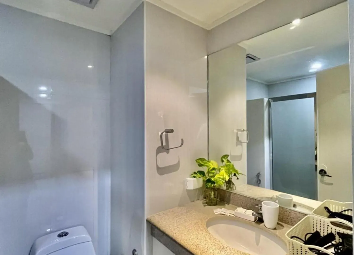 Kelsey'S Homestay At Magallanes Residences Condominium Davao City 0*,  필리핀